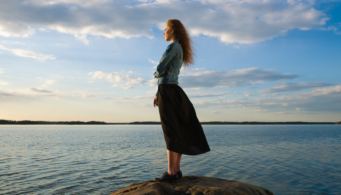 Want to look taller and slimmer instantly? Why are pleated midi skirts the answer?