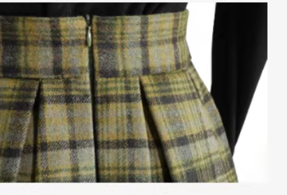 Retro plaid, patchwork, print, full skirt design, made of wool fabric, perfect for autumn and winter.（SAW0010）