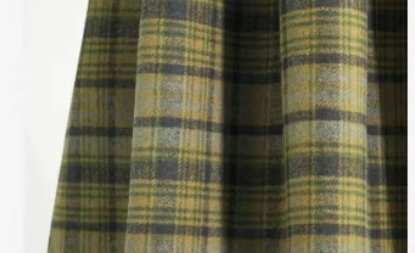 Retro plaid, patchwork, print, full skirt design, made of wool fabric, perfect for autumn and winter.（SAW0010）