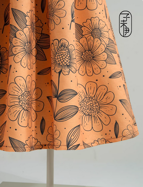 Printed design, high-waisted, polyester fabric, lined, with pockets and a zipper. Suitable for spring and summer. （SSS0006）