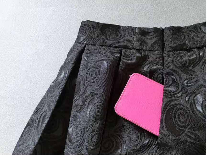 Embroidery details, zippers, pockets, polyester fabric, high-waisted design, suitable for Autumn. (SAW0016).