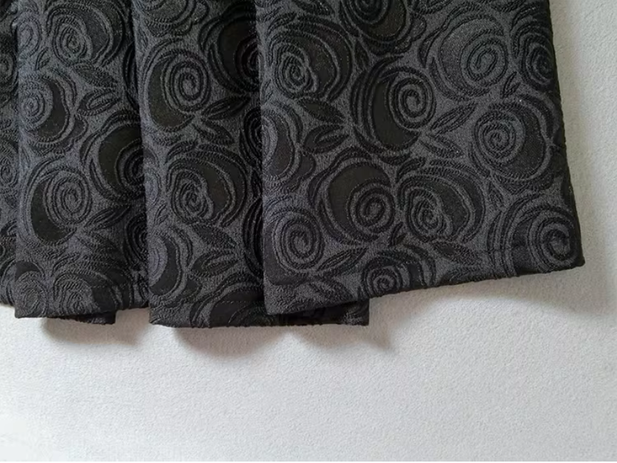 Embroidery details, zippers, pockets, polyester fabric, high-waisted design, suitable for Autumn. (SAW0016).