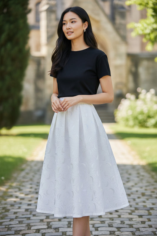 Pure white, three-dimensional floral print midi skirt is slimming, hides the hips, features a high waist, and is versatile with a full skirt design. Made of polyurethane elastic fiber fabric with embroidery, it's perfect for spring and summer. （SSS0003）