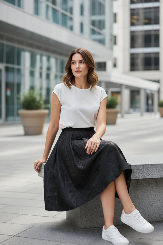 Versatile black floral pattern, embroidery, pleats, polyester fabric, A-line high-waisted flared skirt，suitable for autumn.（SAW0015）