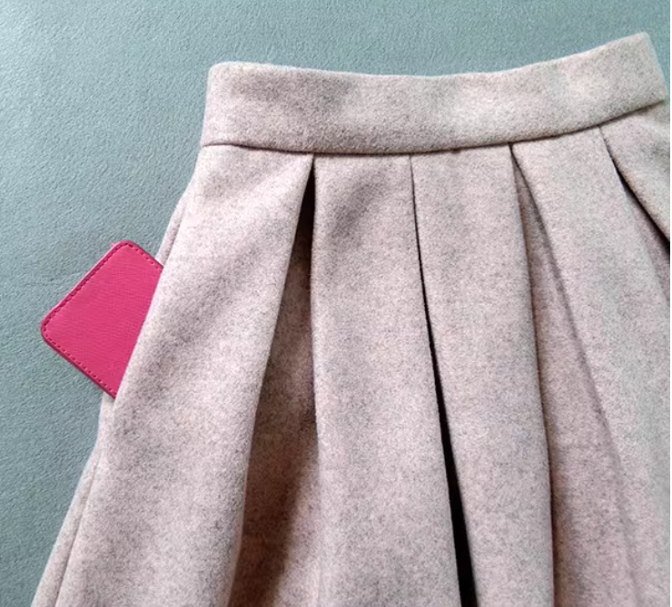 Pink autumn/winter wool fabric with pleated detailing, elegant style, mid-length high-waisted A-line skirt. （SAW0002）