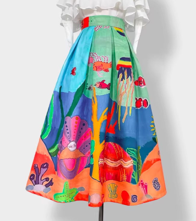 Polyester fabric. Ocean print, jacquard, pleated details, high-waisted design, suitable for spring and summer. （SSS0002）