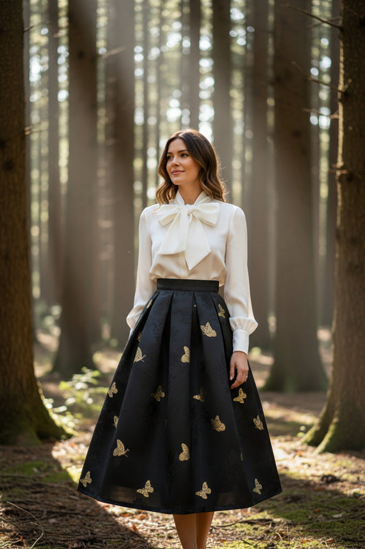 In autumn and winter, this high-waisted, versatile, flared midi skirt in a polyester fiber fabric with a gold butterfly design is slimming, hides the hips, and is easy to match. (SAW0013)
